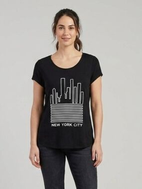BNWT Reitmans NYC Skyline Black Short Sleeve Graphic Tee Top Plus Size 2X Trendy